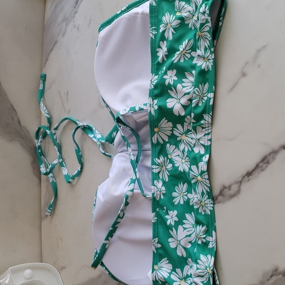 Tutorutor High Waisted Ruffle Floral Print Bikini in Green & White Size XL - Picture 5 of 11
